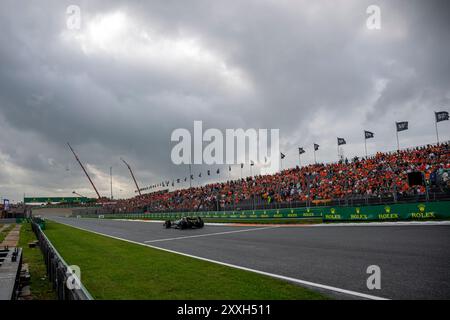 Zandvoort, Niederlande, 24. August, Lewis Hamilton, aus Großbritannien, tritt für Mercedes F1 an. Qualifying, Runde 15 der Formel-1-Meisterschaft 2024. Quelle: Michael Potts/Alamy Live News Stockfoto