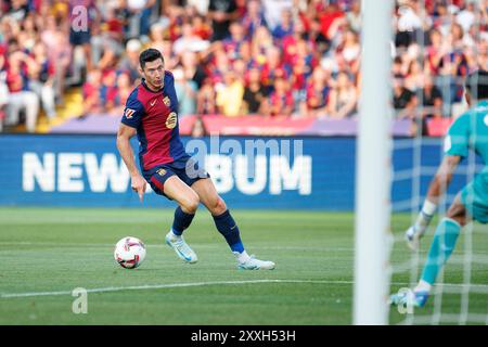 Barcelona, Spanien. August 2024. Lewandowski in Aktion beim LaLiga EA Sports Spiel zwischen dem FC Barcelona und dem Athletic Club de Bilbao bei den Estadi Olimpic Lluis Companys. Quelle: Christian Bertrand/Alamy Live News Stockfoto