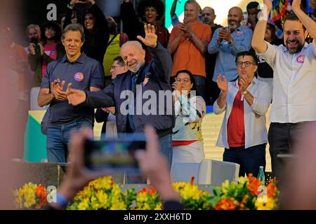 Sao Paulo, Sao Paulo, Brasilien. August 2024. Der brasilianische Präsident LUIS INACIO LULA da SILVA besuchte Sao Paulo, um seinen Kandidaten für die Bürgermeisterschaft GUILHERME BOULOS zu unterstützen. Die Kampagne fand im Stadtviertel Sao Miguel Paulista statt (Credit Image: © Diego Herculano/ZUMA Press Wire). Nicht für kommerzielle ZWECKE! Stockfoto