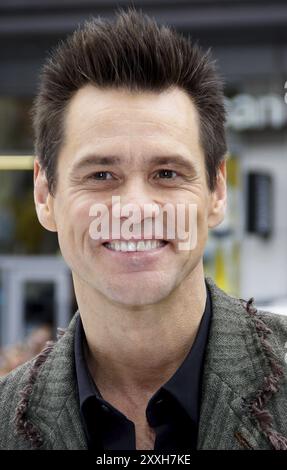 HOLLYWOOD, KALIFORNIEN, 12. JUNI 2011: Jim Carrey bei der Premiere von Mr. Popper's Penguins in Los Angeles im Grauman's Chinese Theatre in Hollywood, USA Stockfoto