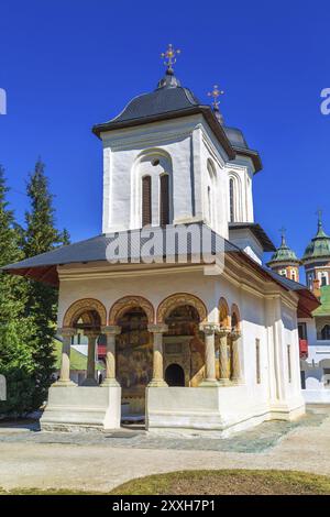 Die alte Kirche im Sinaia-Kloster in Siebenbürgen, Rumänien, Europa Stockfoto