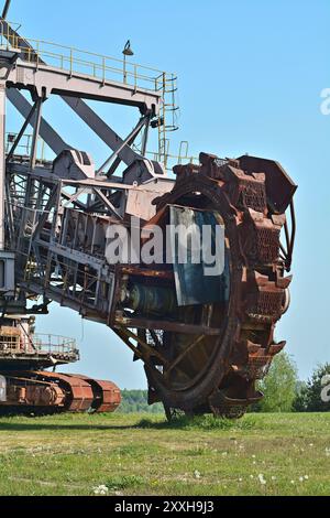 Gigantischer Bagger im stillgelegten Braunkohlebergwerk Ferropolis Stockfoto