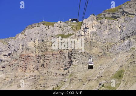 Seceda Seilbahn in den Dolomiten, Seilbahn zum Berg Seceda, Dolomiten Stockfoto