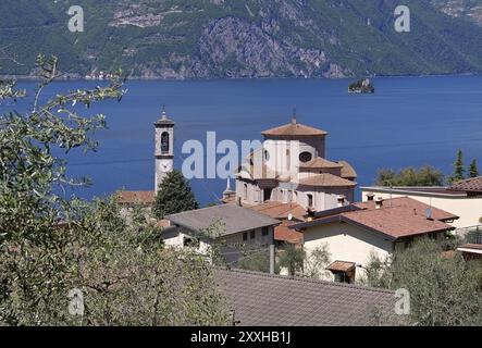 Sale Marasino Chiesa di San Zenone am Iseosee, Sale Marasino Chiesa di San Zenone am Iseo See, Lombardei in Italien Stockfoto