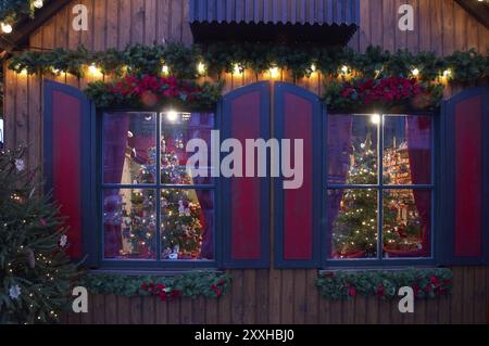 Europa, Deutschland, Hamburg, Weihnachtsmarkt am Rathausmarkt, Weihnachtsdekorationsstand, Hamburg, Hamburg, Bundesrepublik Deutschland, Europa Stockfoto