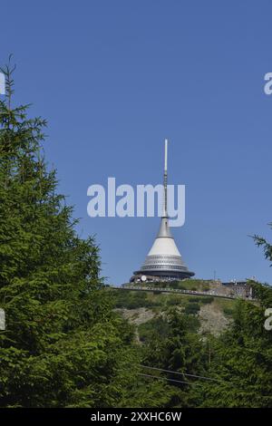 Blick auf Jeschken in der Tschechischen Republik. Blick auf Jested (Jeschken) in der Nähe von Liberec Stockfoto