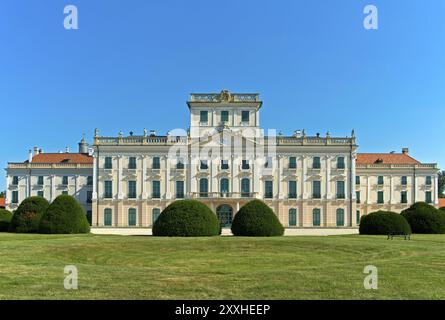 Eszterhazy Palace, auch bekannt als Eszterhaza Palace oder Fertoed Palace, Palastblick vom Französischen Garten, Esterhazy, Fertoed, Ungarn, Europa Stockfoto