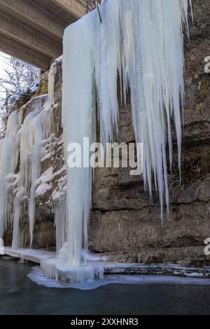 Rissbach im Winter Stockfoto