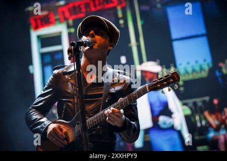 Porto, Portugal. August 2024. Carl Barât von der englischen Rockband The Libertines tritt am 4. Tag des Musikfestivals Vilar de Mouros vom 21. Bis 24. August 2024 im Norden Portugals auf. (Foto: Diogo Baptista/SOPA Images/SIPA USA) Credit: SIPA USA/Alamy Live News Stockfoto