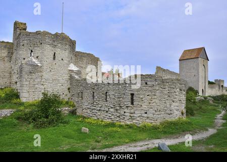 Stadtbefestigung Visby das Wahrzeichen auf Visby. Blick auf die alte Stadtmauer bei visby in gotland Stockfoto