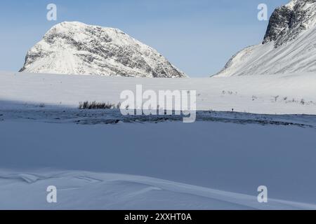 Skifahrer im Visttasvaggi-Tal (Vistasdalen), Kebnekaisefjaell, Norrbotten, Lappland, Schweden, März 2013, Europa Stockfoto