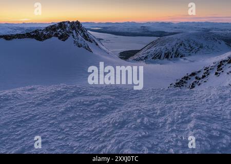 Abenddämmerung im Acre Massiv, Stora Sjoefallet Nationalpark, Laponia Weltkulturerbe, Norrbotten, Lappland, Schweden, April 2016, Europa Stockfoto