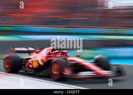 Zandvoort, Niederlande. August 2024. Ferraris monegassischer Fahrer Charles Leclerc tritt am 24. August 2024 beim Grand Prix der Niederlande auf dem Zandvoort Circuit an. Quelle: Meng Dingbo/Xinhua/Alamy Live News Stockfoto