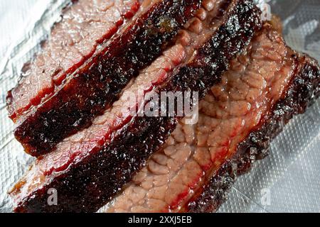Eine Ansicht von oben nach unten von drei Stück Rinderbrust. Stockfoto