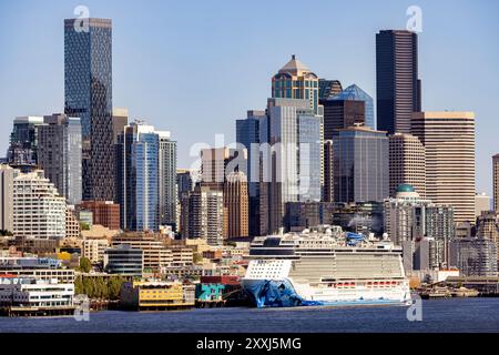 Das norwegische Schiff Bliss legte am Pier 66 in der Innenstadt von Seattle, Washington, USA an Stockfoto