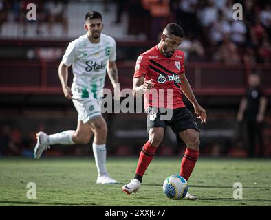 GO - GOIANIA - 08/24/2024 - BRASILIANER A 2024, ATLETICO-GO x JUVENTUDE - Rhaldney Spieler von Atletico-GO während des Spiels gegen Juventude im Antonio Accioly Stadion für die brasilianische A 2024 Meisterschaft. Foto: Isabela Azine/AGIF (Foto: Isabela Azine/AGIF/SIPA USA) Stockfoto