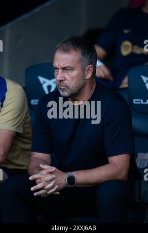 Barcelona, Spanien. August 2024. Barcelona-Trainer Hansi Flick reagiert vor dem Fußballspiel La Liga zwischen dem FC Barcelona und dem Athletic Club in Barcelona am 24. August 2024. Quelle: Joan gosa/Xinhua/Alamy Live News Stockfoto