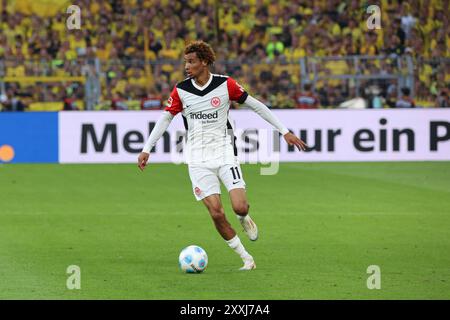 Hugo Ekitike (Eintracht Frankfurt,#11) GER, Borussia Dortmund gegen Eintracht Frankfurt, Fußball, 1.Liga, 1.Spieltag, Spielzeit 2024/2025, 24.08.2024 DFL-VORSCHRIFTEN VERBIETEN DIE VERWENDUNG VON FOTOGRAFIEN ALS BILDSEQUENZEN UND/ODER QUASI-VIDEO Foto: Eibner-Pressefoto/ Frank Zeising Stockfoto