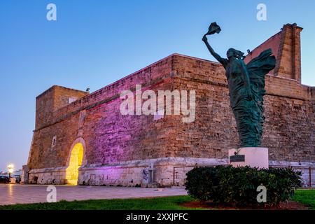 Blick auf das Fortino Sant'Antonio Abate bei Nacht, Bari, Italien Stockfoto