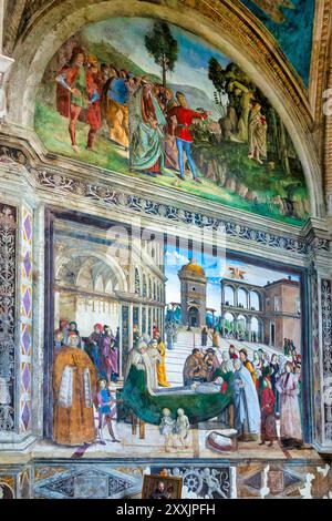 Fresken in der Bufalini-Kapelle, die das Leben des hl. Bernardino von Siena in der Kirche Santa Maria in Ara Coeli, Rom, Italien darstellen Stockfoto