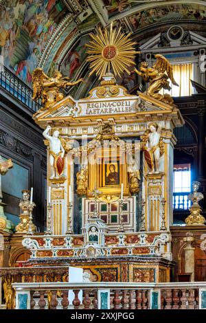 Altar der Kirche Santa Maria in Ara Coeli, Rom, Italien Stockfoto