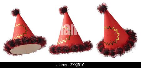 Set von dekorativen roten Partyhüten mit Bommel isoliert weißen Hintergrund, bunte Geburtstagsdekorationen Pappmütze Vorlage Stockfoto