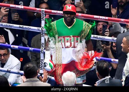 Mexiko-Stadt, Ciudad de Mexico, Mexiko. August 2024. Der Boxer Floyd Mayweather Jr. aus den Vereinigten Staaten ist vor der Ausstellung Kampf gegen den Boxer Ohn Gotti III. Aus den Vereinigten Staaten in der Arena Ciudad de Mexico zu sehen. (Kreditbild: © Carlos Tischler/OKULARBOGEN via ZUMA Press Wire) NUR REDAKTIONELLE VERWENDUNG! Nicht für kommerzielle ZWECKE! Quelle: ZUMA Press, Inc./Alamy Live News Stockfoto