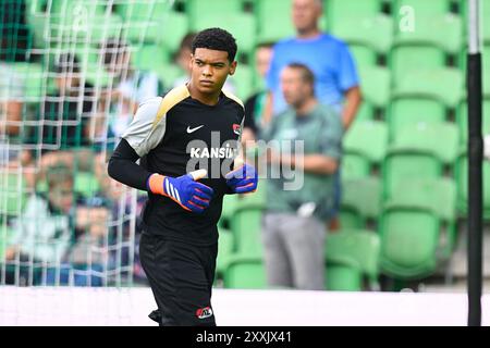 GRONINGEN, 25-08-2024, Stadion Euroborg, Fußball, niederländische Eredivisie, Saison 2024 / 2025, Groningen - AZ, AZ Torhüter Rom-Jayden Owusu-Oduro Stockfoto