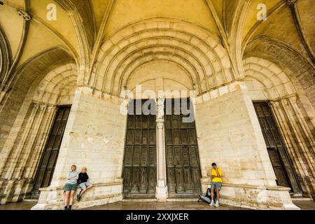 Pilger, Kirche des Heiligen Nikolaus (katholischer Tempel romanischer Herkunft, 2. Jahrhundert, umgebaut im 14. Und 15. Jahrhundert, als HIS gelistet Stockfoto