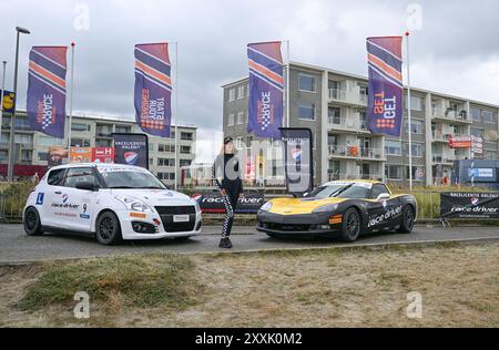 Zandvoort, Niederlande. August 2024. Am 24. August 2024 stand eine Frau auf dem Circuit Zandvoort vor dem Großen Preis der Niederlande in Zandvoort, Niederlande. Das Formel-1-Rennen in Zandvoort findet am 25. August 2024 statt. (Foto: Mouneb Taim/INA Photo Agency/SIPA USA) Credit: SIPA USA/Alamy Live News Stockfoto