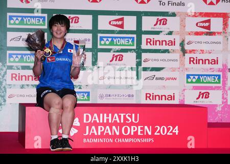 Yokohama, Japan. August 2024. Yamaguchi Akane aus Japan posiert für Fotos während der Verleihung der Damen-Singles bei den Japan Badminton Open 2024 in Yokohama, Japan, 25. August 2024. Quelle: Zhang Xiaoyu/Xinhua/Alamy Live News Stockfoto