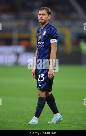 Mailand, Italien. August 2024. Nicolo Barella vom FC Internazionale sieht beim Spiel der Serie A in Giuseppe Meazza in Mailand an. Der Bildnachweis sollte lauten: Jonathan Moscrop/Sportimage Credit: Sportimage Ltd/Alamy Live News Stockfoto