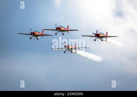 Die Royal Jordanian Falcons kamen bei der RAF Fairford an, um bei der Royal International Air Tattoo 2024 aufzutreten. Stockfoto