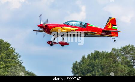 Die Royal Jordanian Falcons kamen bei der RAF Fairford an, um bei der Royal International Air Tattoo 2024 aufzutreten. Stockfoto