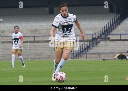 Mexiko-Stadt, Ciudad de Mexico, Mexiko. August 2024. Stephanie Ribeiro #7 von Pumas UNAM treibt den Ball während des Spiels der 7. Runde zwischen Pumas UNAM und Club Puebla als Teil der Torneo Apertura 2024 Frauen Liga MX an der Estadio OlÃ-mpico Universitario nach vorne. Endpunktzahl Pumas 2:1 Puebla. Am 23. August 2024 in Mexiko-Stadt. (Kreditbild: © Jose Luis Torales/OKULARIS via ZUMA Press Wire) NUR REDAKTIONELLE VERWENDUNG! Nicht für kommerzielle ZWECKE! Stockfoto