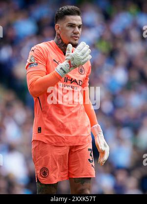 Manchester, Großbritannien. August 2024. Ederson aus Manchester City während des Premier League-Spiels im Etihad Stadium in Manchester. Der Bildnachweis sollte lauten: Andrew Yates/Sportimage Credit: Sportimage Ltd/Alamy Live News Stockfoto