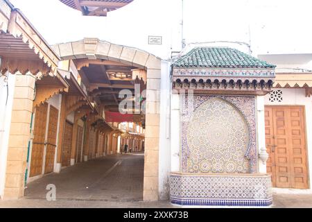 In Rabat Marokko, am 4. august 2024, Straßenszene im Souk der Medina Stockfoto