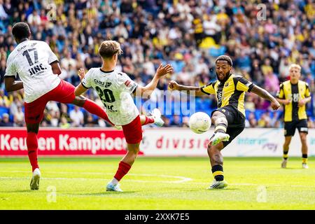 Arnheim, Niederlande. August 2024. ARNHEM, NIEDERLANDE - 25. AUGUST: Dillon Hoogewerf von Vitesse dreht während des niederländischen Keuken Kampioen Divisie-Spiels zwischen Vitesse und Excelsior Rotterdam am 25. August 2024 im Gelredome in Arnheim. (Foto von Rene Nijhuis/Orange Pictures) Credit: dpa/Alamy Live News Stockfoto