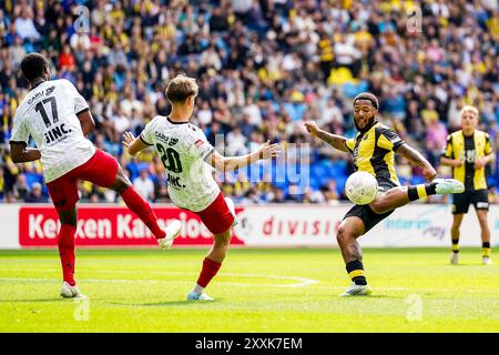 Arnheim, Niederlande. August 2024. ARNHEM, NIEDERLANDE - 25. AUGUST: Dillon Hoogewerf von Vitesse dreht während des niederländischen Keuken Kampioen Divisie-Spiels zwischen Vitesse und Excelsior Rotterdam am 25. August 2024 im Gelredome in Arnheim. (Foto von Rene Nijhuis/Orange Pictures) Credit: dpa/Alamy Live News Stockfoto