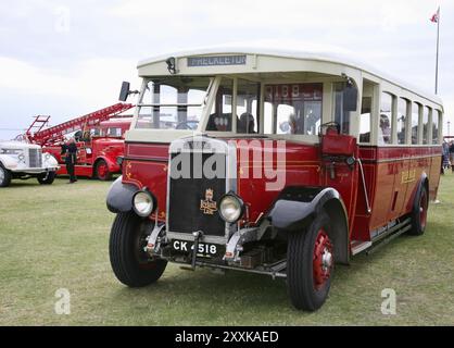 Ein klassischer Ribble Leyland Lion Motorbus auf Lytham Green, Lytham St Annes, Lancashire, Großbritannien, Europa im Sommer 2024 Stockfoto