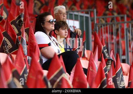 Vitality Stadium, Boscombe, Dorset, Großbritannien. August 2024. Premier League Football, AFC Bournemouth gegen Newcastle United; Bournemouth Fans warten auf den Auftakt Credit: Action Plus Sports/Alamy Live News Stockfoto