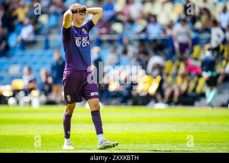Arnheim, Niederlande. August 2024. ARNHEM, NIEDERLANDE - 25. AUGUST: Vitesse Torhüter Tom Bramel sieht beim niederländischen Keuken Kampioen Divisie-Spiel zwischen Vitesse und Excelsior Rotterdam am 25. August 2024 in Arnheim, Niederlande, niedergeschlagen aus. (Foto von Rene Nijhuis/Orange Pictures) Credit: Orange Pics BV/Alamy Live News Stockfoto
