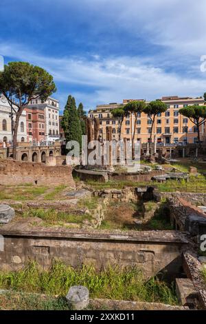 Antike Tempelruinen in Largo di Torre Argentina in Rom, Italien. Stockfoto