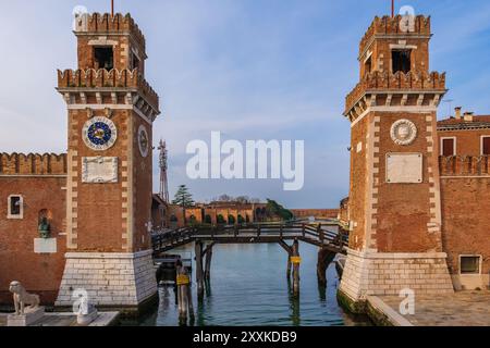 Das venezianische Arsenal (italienisch Arsenale di Venezia) thront in Venedig, Italien. Stockfoto