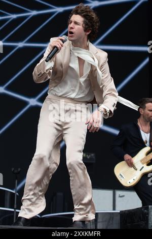 Southsea, Hampshire, Großbritannien, die Kooks auf der gemeinsamen Bühne beim Victorious Festival am Sonntag, den 25. August 2024 Foto Credit Emma Terracciano/Alamy Live News Stockfoto