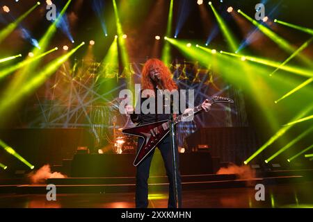 Irving, Usa. August 2024. Dave Mustaine, Gitarrist und Sänger der US-amerikanischen Thrash-Metal-Band Megadeth, tritt während der Megadeth-Tour „Destroy All Enemies“ in der Toyota Music Factory auf. Am 20. August 2024 in Irving, Texas, USA. (Foto: Javier Vicencio/Eyepix Group/SIPA USA) Credit: SIPA USA/Alamy Live News Stockfoto