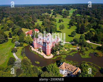 Bad Muskau Neues Schloss im Fürst Pückler Park Bad Muskau Sachsen Deutschland *** Neues Schloss Bad Muskau im Prinz Pückler Park Bad Muskau Sachsen Deutschland Bad Muskau24 00128 Stockfoto