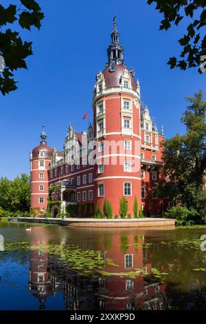 Bad Muskau Neues Schloss im Fürst Pückler Park Bad Muskau Sachsen Deutschland *** Neues Schloss Bad Muskau im Prinz Pückler Park Bad Muskau Sachsen Deutschland Bad Muskau24 00138 Stockfoto