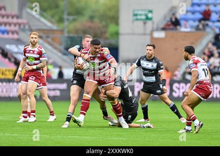 Patrick Mago von Wigan Warriors wird während des Spiels der Betfred Super League Runde 23 Wigan Warriors gegen Hull FC im DW Stadium, Wigan, Großbritannien, 25. August 2024 (Foto: Cody Froggatt/News Images) Stockfoto