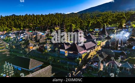 Besakih Tempel im Dorf Besakih an den Hängen des Mount Agung im Osten Balis, Indonesien Stockfoto